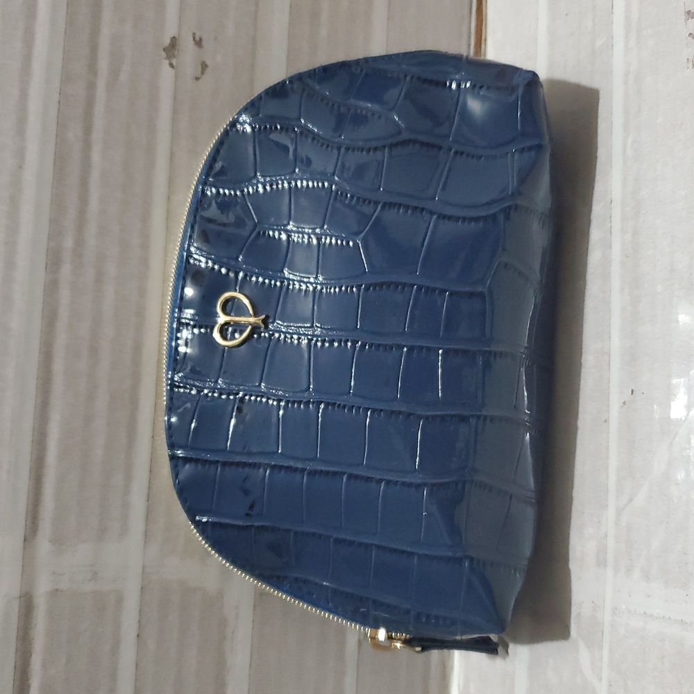 De. De Peau Beaute Cosmetic  Blue Crocodile-Embossed Women's Bag